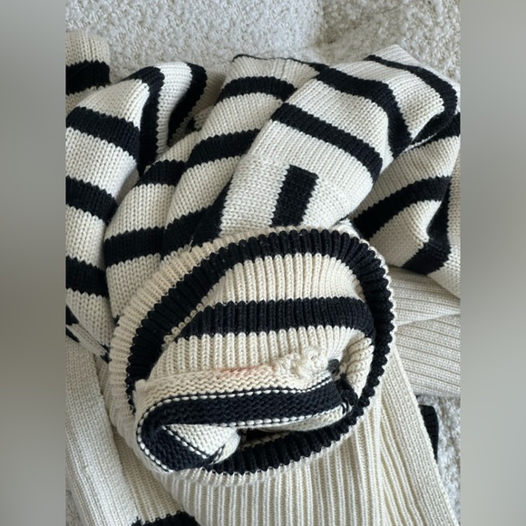 TOTEME Striped wool-blend turtleneck sweater- beige - Picture 8 of 12